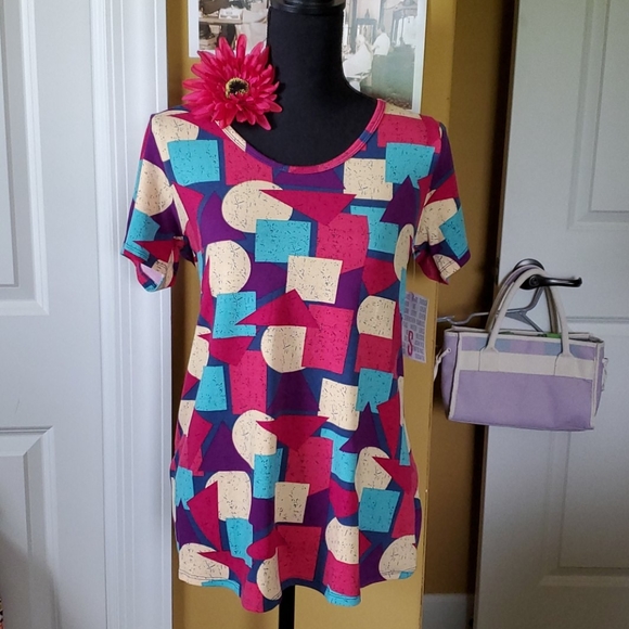 🌷🌷  LuLaRoe Classic tee S - Picture 3 of 6